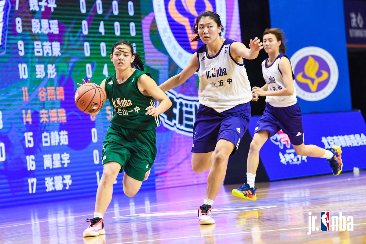 媒体人：切尔西野蛮踢法不可取，伯恩茅斯就深受红牌停赛影响